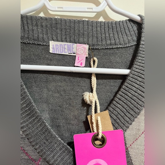 Ardene's checkered grey pink long sweater sz L - Picture 3 of 3